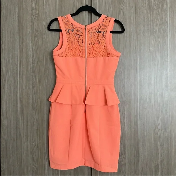 GB Lace Peplum Dress Size 5 - Picture 2 of 3